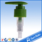 Bunter Lotions-Pumpenseifenspender des Plastik 24/410 benutzt für Spülwasser